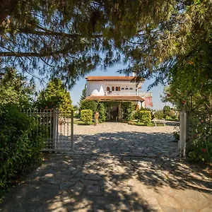  Gazde/Camere de închiriat Ampelos